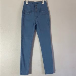 Ultra high waisted jeans